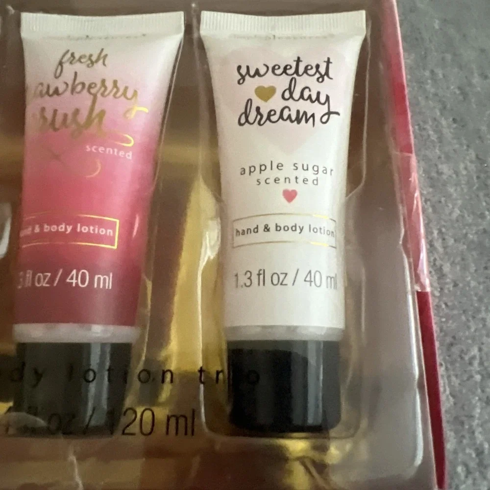 Simple Pleasures Hand & Body Lotion Trio‎ Boxed Set 1.3 Fl Oz Travel Scented New